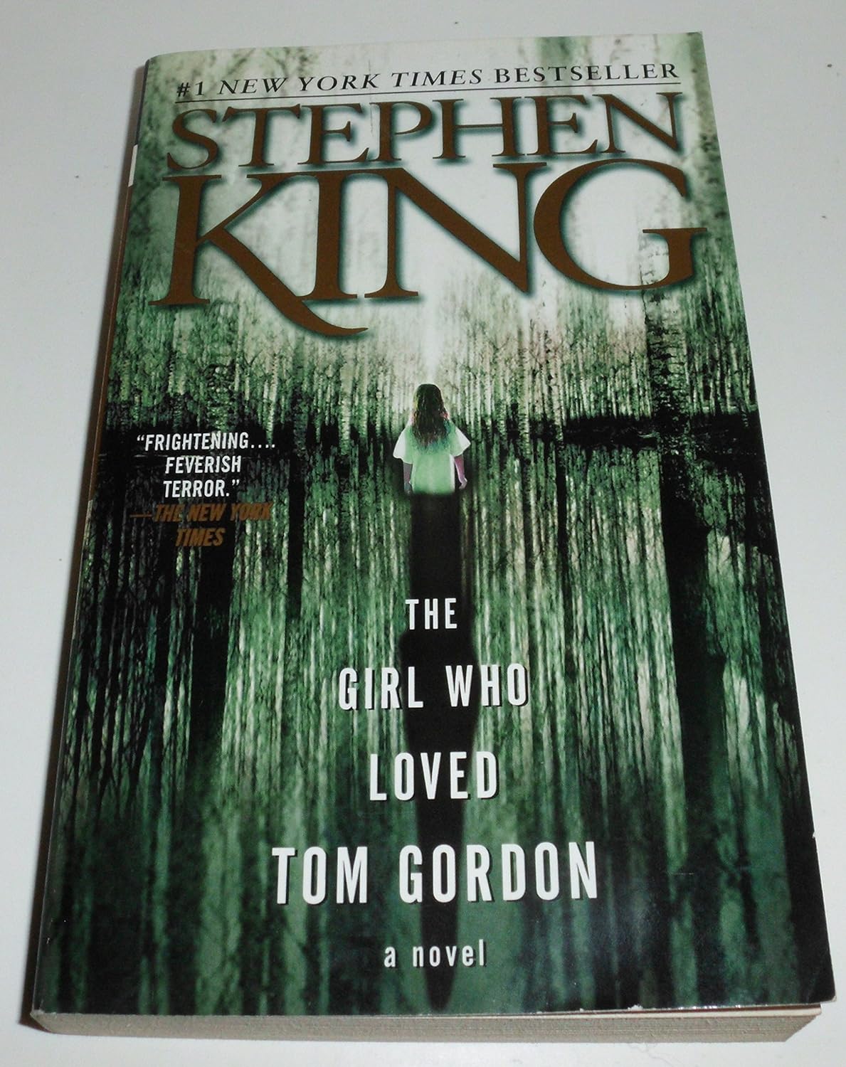 The Girl Who Loved Tom Gordon (paperback)  Stephen King