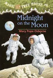 Midnight on the Moon (Book 8 of 38: Magic Tree House) (paperback ) Mary Pope Osborne